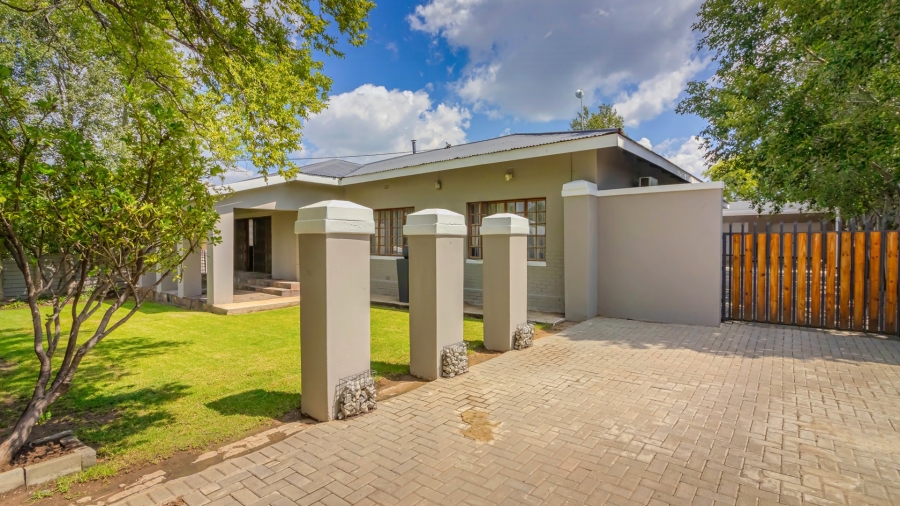 3 Bedroom Property for Sale in Kroonheuwel Free State